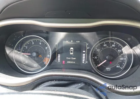 2014 Jeep Cherokee Latitude z USA, uszkodzony, nr VIN 1C4PJMCB0EW172484